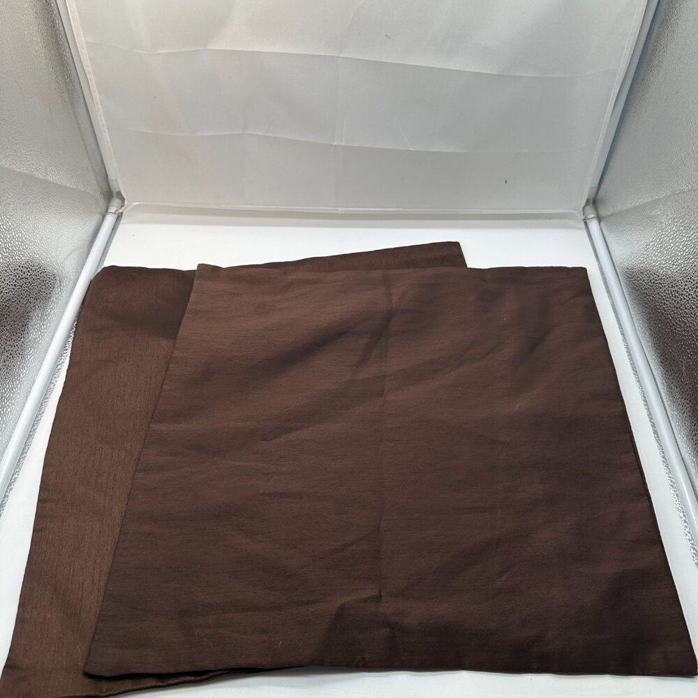 2 EUC The White Petals Pillow Cover Brown 18" x 18" Square Zipper Closure KFT